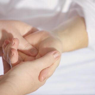 Rheuma Rheuma – Ursachen, Symptome und Behandlung