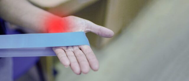 Karpaltunnelsyndrom – Ursachen, Symptome und Behandlung
